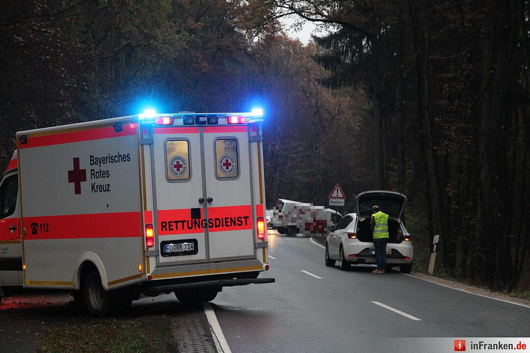 Bei Sigritzau: Laster prallt auf VW-Bus