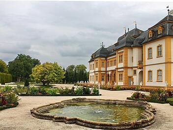 Am Schloss Veitshöchheim wartet einer der schönsten Rokokogärten Europas.