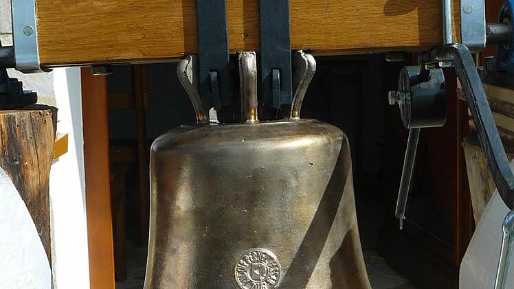 Die Glocke für die Kapelle bei Hinterrehberg, gegossen von der Firma Perner in Passau.