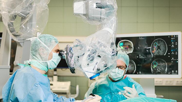 Fürth: Klinikum erweitert Versorgungsspektrum - neue Abteilung für Neurochirurgie