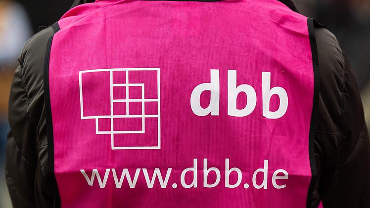 dbb Beamtenbund und Tarifunion
