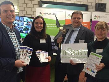 Bernd Fischer (Umweltbildungsstätte Oberelsbach), Theresia Oettle-Schnell (Projektleiterin), Peter Gehring (Thüringer Hütte) und Dr. Andrea Schmit (Bauersberg) beim ersten "Mint"-Tag in Schweinfurt  Foto: Rhöniversum