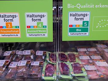 Fleischwaren liegen Aldi Süd