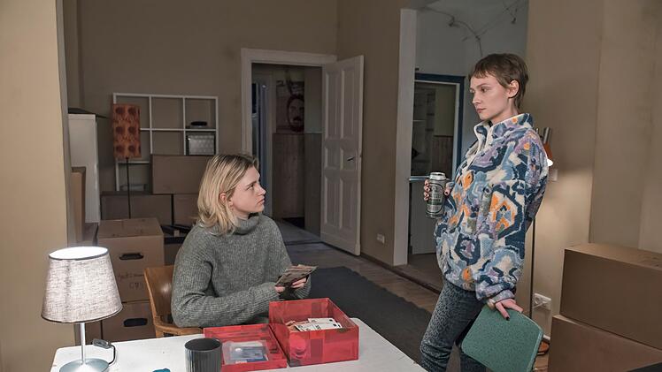 Welche Rolle spielen die beiden jungen Diebinnen Mira Berner (Sinje Irslingers, links) und Paula Lukowski (Meira Durand)?