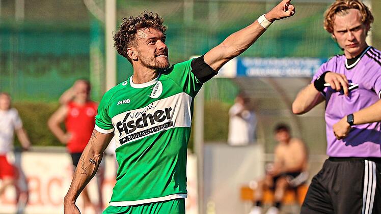 F&uuml;nf Tore in sechs Spielen: SVF-Capitano Noah Schorn ist in Topform. Heinrich Wei&szlig;