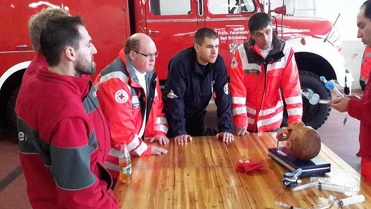 Fortbildung für Helfer vor Ort.