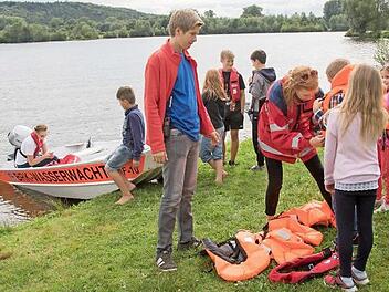 Die Kids haben ihren Spaß bei den Fahrten über den See. Foto: Klaus Gagel/Archiv
