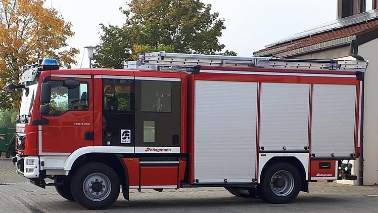 Die Anschaffung eines neuen HLF 20 für die Feuerwehr Sand wurde vom Gemeinderat beschlossen. Das Foto entstand kürzlich, als ein Vorführfahrzeug eines Herstellers in Sand vor Ort war. Christian Licha