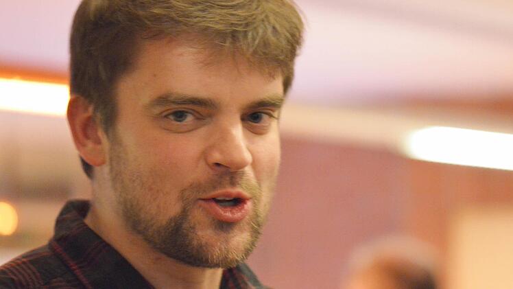 Matthias Nawrat war einer der Autoren des Roman-Marathons zu den 13. Coburger Literaturtagen. Henrik Letzer beeindruckte wieder einmal mit seinem schon so großen Können auf dem Akkordeon.  Fotos: Carolin Herrmann