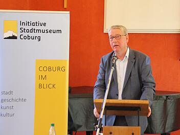 Der Marburger Professor Eckart Conze im Contakt. Carolin Herrmann
