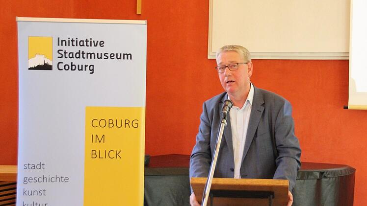 Der Marburger Professor Eckart Conze im Contakt. Carolin Herrmann