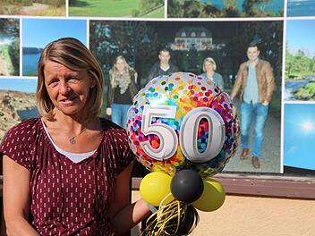 Birgitt Klaus spielt mit 50 immer noch leidenschaftlich Fu&szlig;ball. Und sie will weitermachen. Foto: Steffen Standke