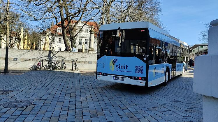 Coburg:  Sperrung des Bahnübergangs in Neuses - Städtische Werke geben Fahrplanänderung bekannt