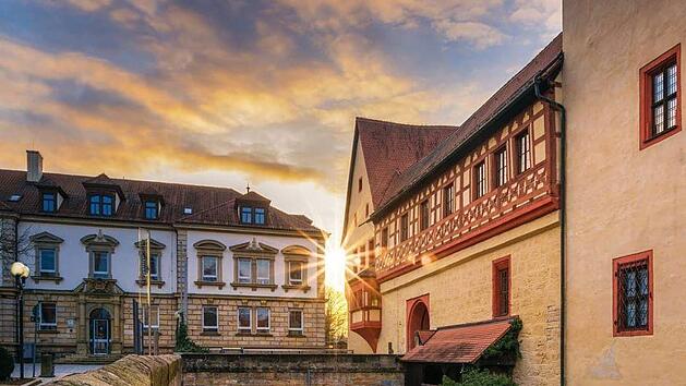 Traumhaftes Forchheim: Im Bild ist die "Kaiserpfalz" im Stadtkern. Wir haben Tipps für preiswerte Übernachtungsmöglichkeiten in und um Forchheim zusammengestellt. Foto: ChristianeHoeltschl/infrankenpix