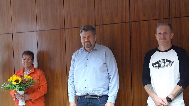Bürgermeister Jochen Vogel (siehe vorheriges Bild) verabschiedete Margarete Breitenbach, ebenso Geschäftsleiter Michael Worschech und   Personalratsvorsitzender  Peter Karl.