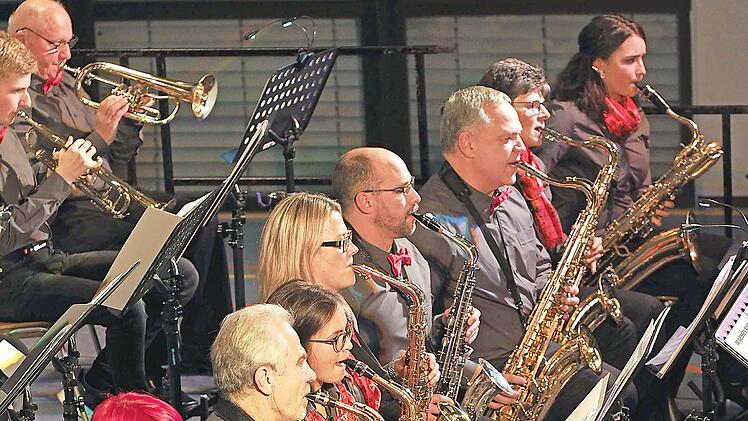 Der Musikverein Ebersdorf-Grub war im vergangenen Jahr wegen der Corona-Pandemie verstummt. Wegen Corona gilt für die Zuhörer Maskenpflicht (ausgenommen auf den Sitzplätzen) und Abstand.