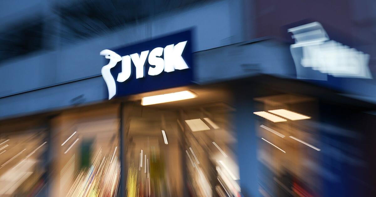 Jysk-w-chst-im-schw-chelnden-M-belhandel