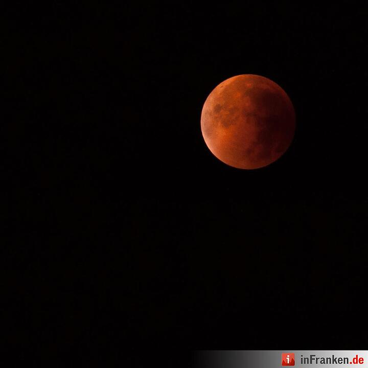 Leserfotos: Blutmond über Franken