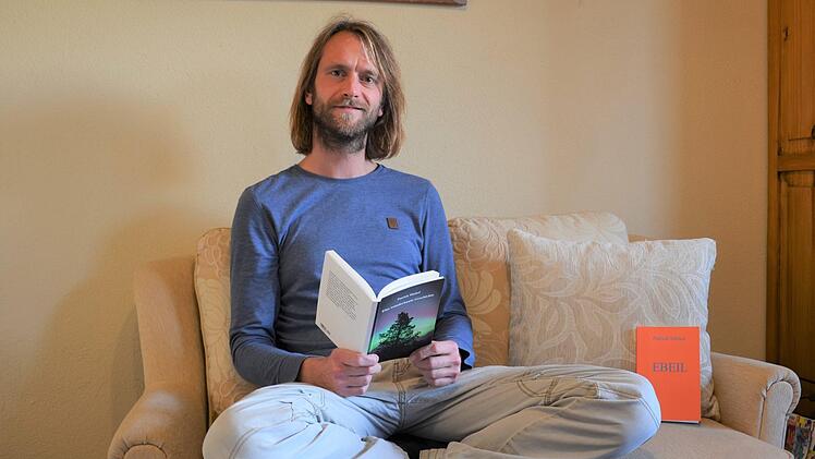 Patrick Sünkel schreibt Geschichten mit viel Fantasie, die zum Nachdenken anreden und liest gerne aus seinen Büchern vor. Foto: Sandra Hackenberg