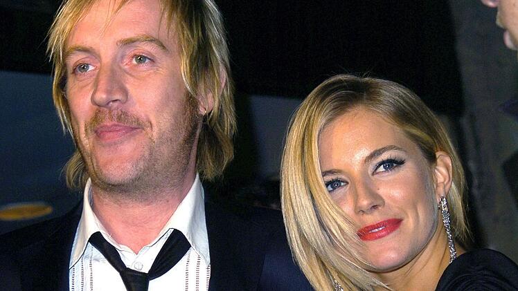 Schauspielerin und Model Sienna Miller und Rhys Ifans (50) waren 2008 ein Paar und sogar verlobt.