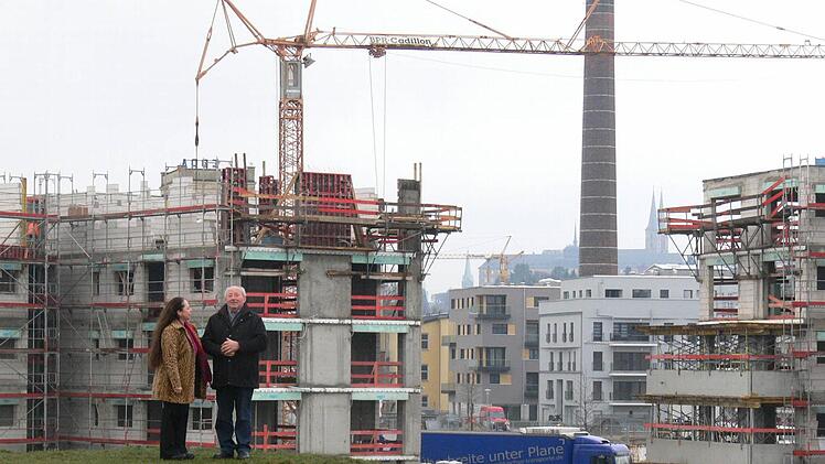 Gaustadt wächst ein neuer Stadtteil empor: Daniela Reinfelder und Mitstreiter Pankraz Deuber freuen sich über die Aussichten. Foto: Michael Wehner