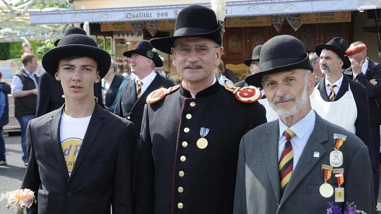 Jüngster Ausmarschierer war der 14-jährige Jakob König, ältester Teilnehmer der 79-jährige Ernst Zieg. Hauptmann Manfred Barfuß bedankte sich bei ihnen.