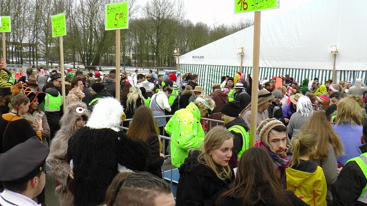 Großer Andrang herrschte wieder bei der After-Zug-Party im großen Festzelt am Altmain.