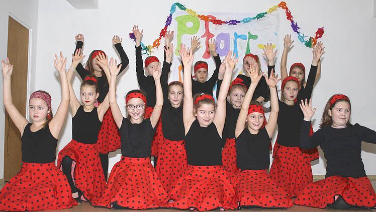 "Wir sind der Meinung, das war Spitze". Stimmungsraketen gab es für die zweite Gruppe der Rapid "Jazz-Dance".