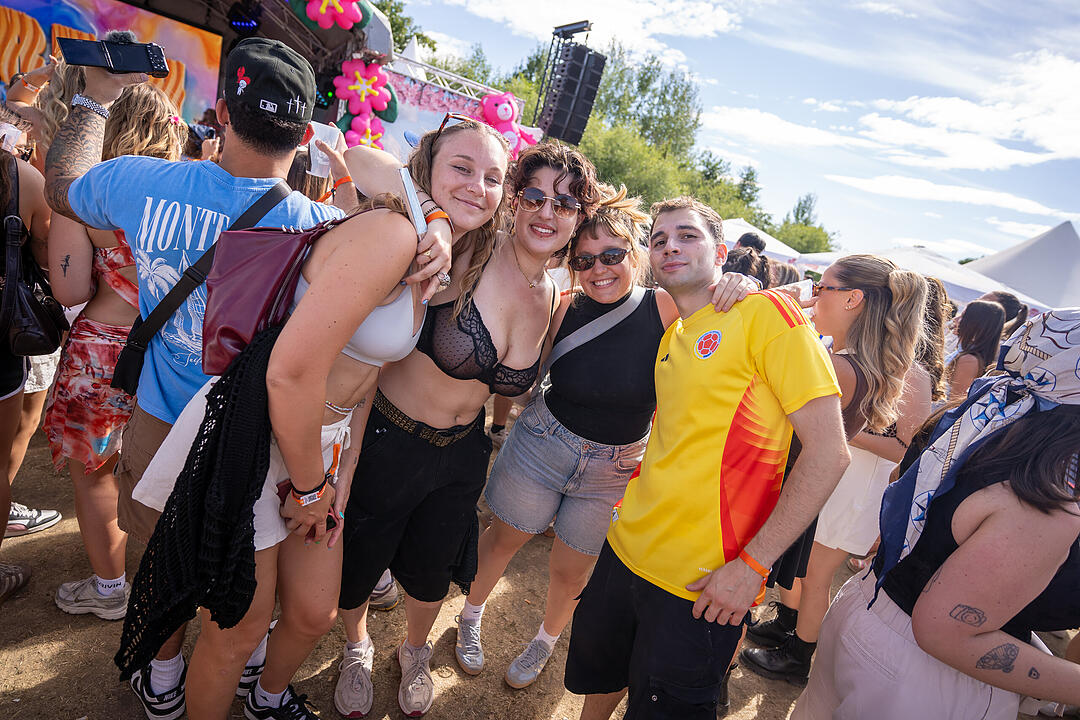 Mit vielen internationalen und nationalen Live-Acts.