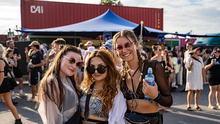 Container-Love-Festival N&uuml;rnberg 2023: Elektro-Fans feierten 11 Stunden am Hafen - Bildergalerie