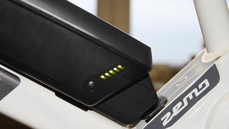 Check (für E-Bikes): Funktioniert der Akku nach dem Winter? Foto: Jürgen Gärtner