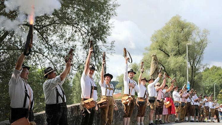 Böllerschützen Foto: Bettina Knauth