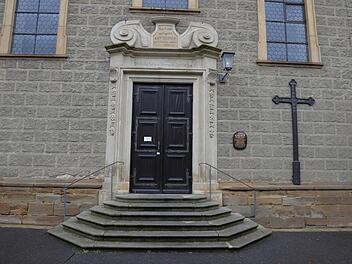 Die katholische Pfarrkirche St. Michael in Zeil ist eine laut Pfarrer Michael Erhart eine toll komponierte Rokokokirche. Foto: Ronald Rinklef