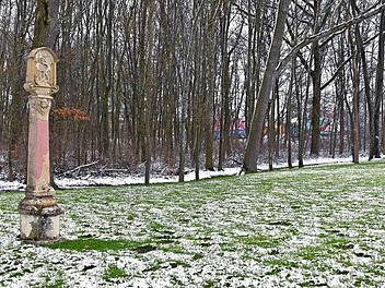 Der am Ortseingang von Wonfurt aus Richtung Horhausen angelegte Rasen ist nach Meinung des örtlichen Rechnungsprüfungsausschusses ökologisch nichts wert und sehr pflegeintensiv.  Foto: Ulrike Langer