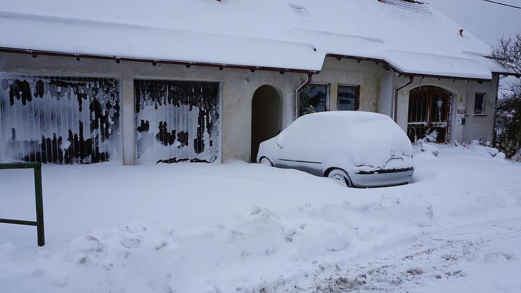 Reichlich Neuschnee in Oberweißenbrunn. Foto: Marion Eckert