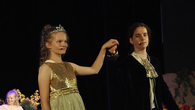 "Die Schöne und das Biest" : Aufführung des Kindermusicals des Herz Jesu Kinder- und Jugendchores und der Musikschule Bad Kissingen Foto: Peter Klopf