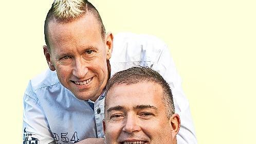 „Andy & Markus“ treten als Duo „Franken-Express“ in der Kulturfabrik Höchstadt auf.