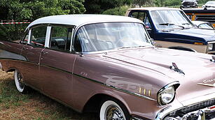 Oldtimer, US Cars, Traktoren und Motorräder.