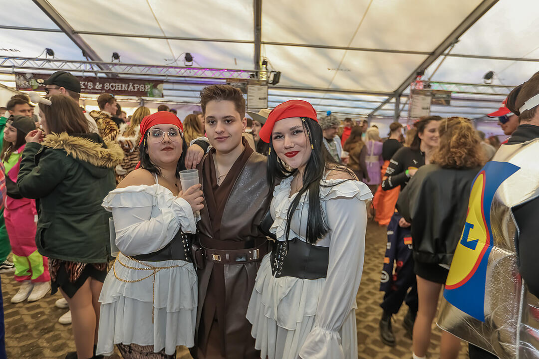 Im großen Festzelt wurde richtig gefeiert!