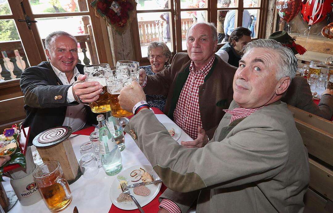 Oktoberfest - FC Bayern auf der Wiesn