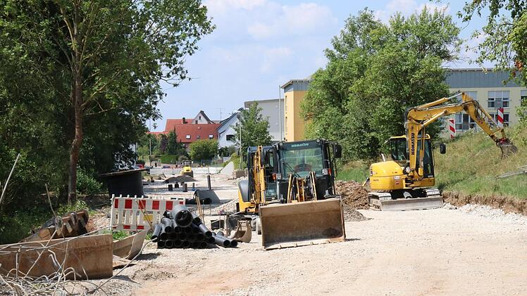 Die Kreuzung der St 2260 vor Buttenheim ist aktuell eine Baustelle.