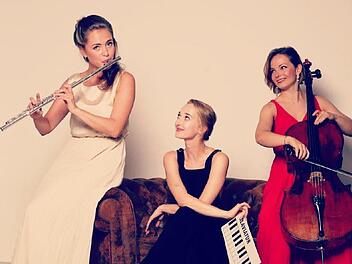Das "MOSAIK trio" gastiert mit Fl&ouml;tistin Elisabeth Nilsson, Violoncellistin Josephine Bastian und Pianistin Katerina Moskaleva am Samstag in Bad Br&uuml;ckenau. Foto: Andreas Edberg