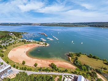 Fr&auml;nkische Badeseen: Badewarnung wegen Blaualgen an Badesee in Franken