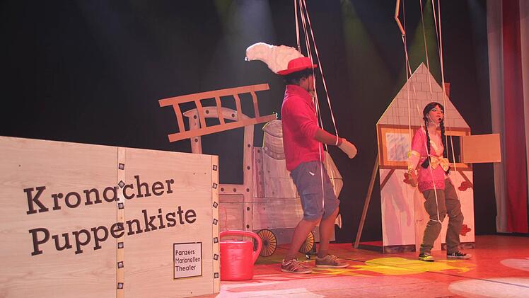 Jens und Nicole Wrede als Jim Knopf und Lissy.  Foto: Friedwald Schedel