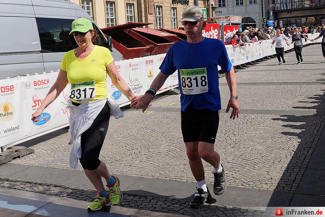 Weltkulturerbelauf 2017 in Bamberg: Der Zieleinlauf am Maxplatz
