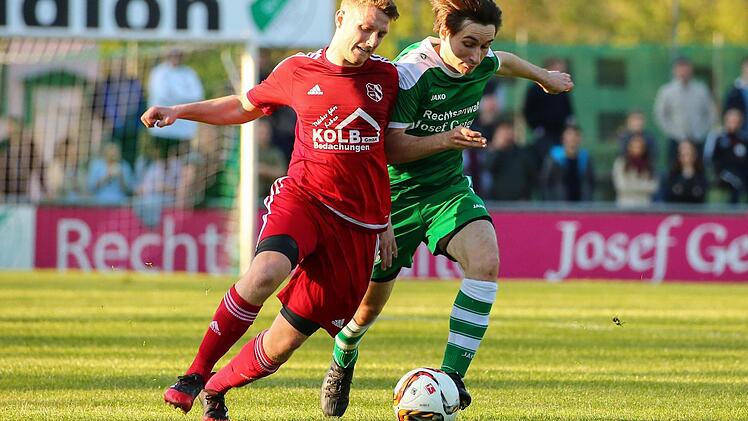Szene vom Bezirksliga-Spitzenspiel SV Friesen - BSC Saas Bayreuth. Foto: Heinrich Weiß