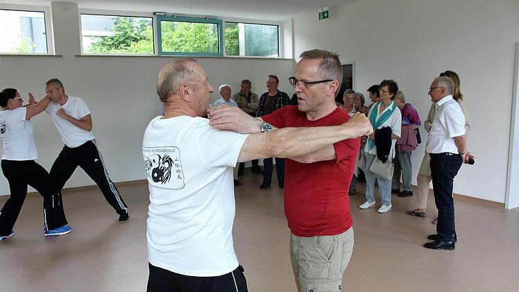Kung Fu im Fitnessraum im "Haus der Begegnung"    Foto: Evi Seeger
