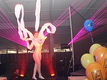 Die Lasershow war eine der Attraktionen beim Aldi-Jubiläum in Adelsdorf. Foto: Evi Seeger