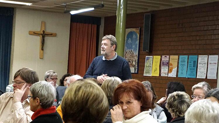 Bürgermeister Horst Rehder bedankte sich bei der Vereinsführung und dem Chor.