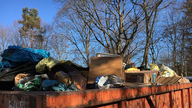 Gut zwei Wochen nach dem Kellerbrand in LichteneicheFoto: Anette Schreiber